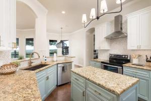 Lake Views Fire Pit Detached Apartment