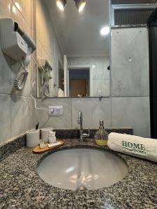 Conforto a 50 metros da Praia Posto 6 JN44-503