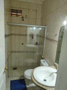 Casa confortável em condomínio de luxo