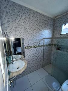 Casa confortável em condomínio de luxo