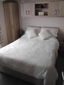 T&J Seaview at Pengarreg