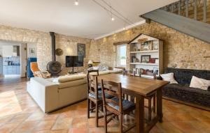 4 Bedroom Nice Home In Saint-Pierre-Doléron