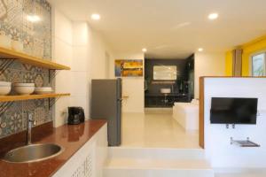 Modern Studio Apartment Shared Pool