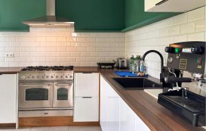 Amazing Home In Stolwijk With House Sea View