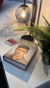 Liverpool Escape - 5 min walk to LFC Stadium, Sleeps 8, free parking, newly renovated home