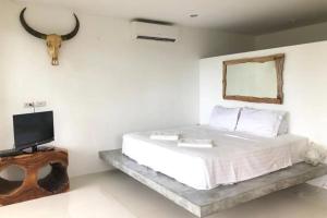 Hillside 2Br Apartment Shared Pool