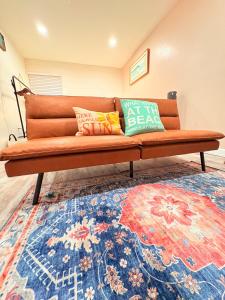 Modern Studio with Exterior Independent Entrance