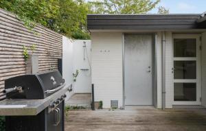 3 Bedroom Amazing Home In Lundby