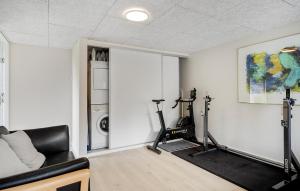 3 Bedroom Amazing Home In Lundby