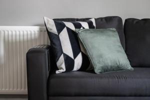 The Willow, Stylish & Central Home with Parking