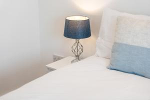 Fabulous Stays Perfect Long in City Centre Stay Smart Tv Each Room FREE WiFi AND Parking