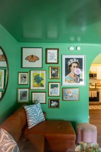 NEW! The Spoonbill House - 2 Kings 1 Full, 10 Minutes to Downtown, 10 minutes to Airport