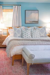 NEW! The Spoonbill House - 2 Kings 1 Full, 10 Minutes to Downtown, 10 minutes to Airport