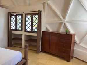 House with Pool, Rooftop, Terrace & Bar, AC