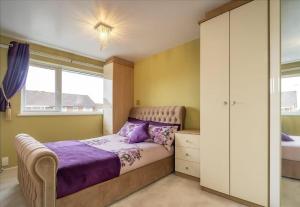 Modern 4-Bed Family Home in Solihull