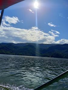 Luxury Suite del Faro, Romance en la represa