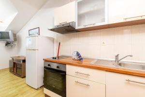 Apartments by the sea Cove Pokrivenik, Hvar - 2073