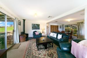 Hillside Country Retreat