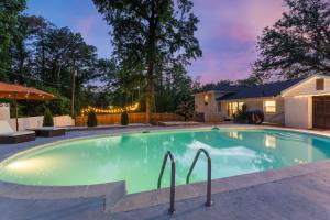 Luxury 4BR Pool Jacuzzi Arcade USC Ft Jackson
