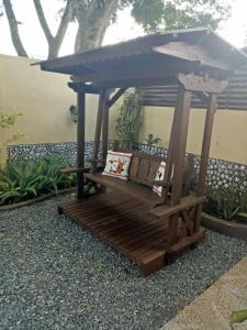 Framelyns Suites in Breezy Tagaytay