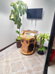 Framelyns Suites in Breezy Tagaytay