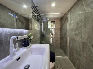 Beryl 1bdr studio in Daisy Hill-minutes to M1 highway