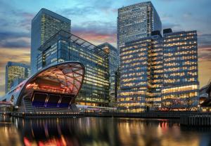 Riverside 1-Bed Flat with Balcony in Canary Wharf Autumn - Apartmány, Londýn