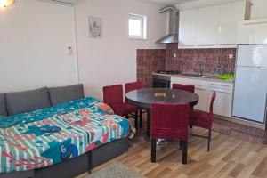 Apartments with parking space Brodarica, Sibenik - 21888