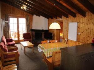 Apartment in Les Agettes with mountain views