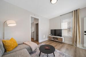 Cozy Charm - Peace & Comfort