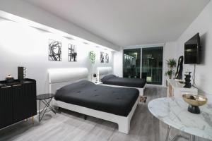 Stylish Brickell Studio - Pool, Gym & Great Views