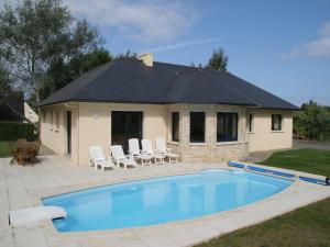 Villa with Private Pool in Plestin-les-Grèves