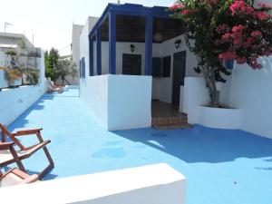 Jorgos studios Milos Greece