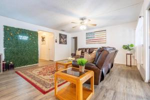 Great location 8 miles to Lackland AFB & SeaWorld