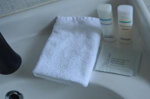 WATERFRONT STUDIO COZY WITH WATERVIEWs