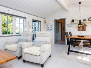 5 person holiday home in Ulfborg-By Traum