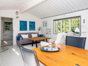 5 person holiday home in Ulfborg-By Traum