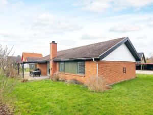 6 person holiday home in Gedser-By Traum