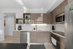 Luxury Pent House Suite with Downtown Views