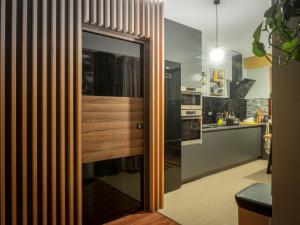 Seasons Raw Nest-Adults Only