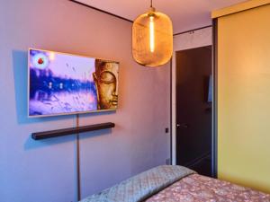 Seasons Raw Nest-Adults Only