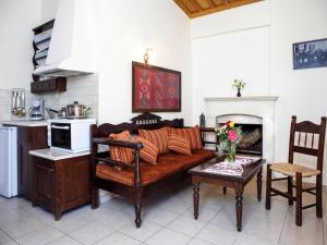 Romantic Holiday Home in Drosia