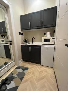 استديو بتصميم انيق ودخول ذاتي