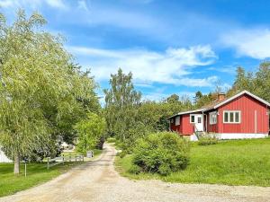 4 person holiday home in UDDEVALLA