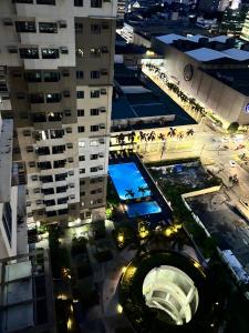 Manhattan Plaza - 1 Executive BR Condo in Araneta