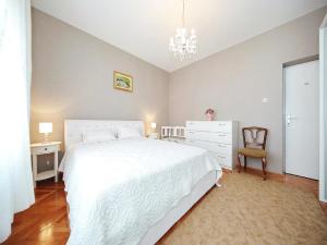 Holiday Home in Zadar with Private Pool