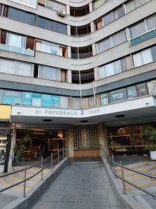 Habitación privada con cama matrimonial en departamento compartido - Providencia