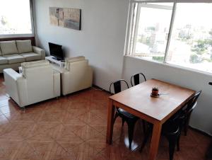 Habitación privada con cama matrimonial en departamento compartido - Providencia