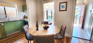 Vibrant location, steps to Enmore Road & King Street