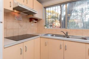 Lively Double Room - Near Olympic Park - Shared Bathroom